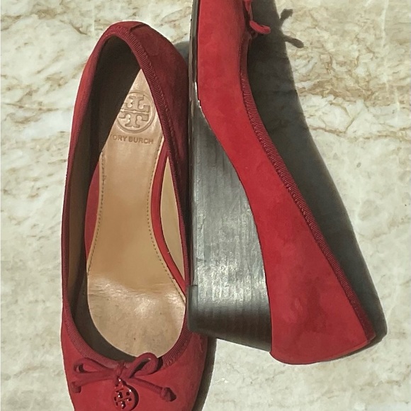 TORY BURCH Red Suede w/TT logo on ties. Wedge Size 8 - Picture 2 of 8